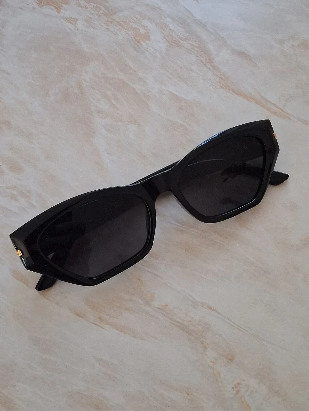 🕶🆕️ H&M Black Cat-Eye Women's Sunglasses Polarized 🆕️🕶